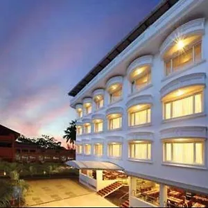 4* Hotel Cochin Palace